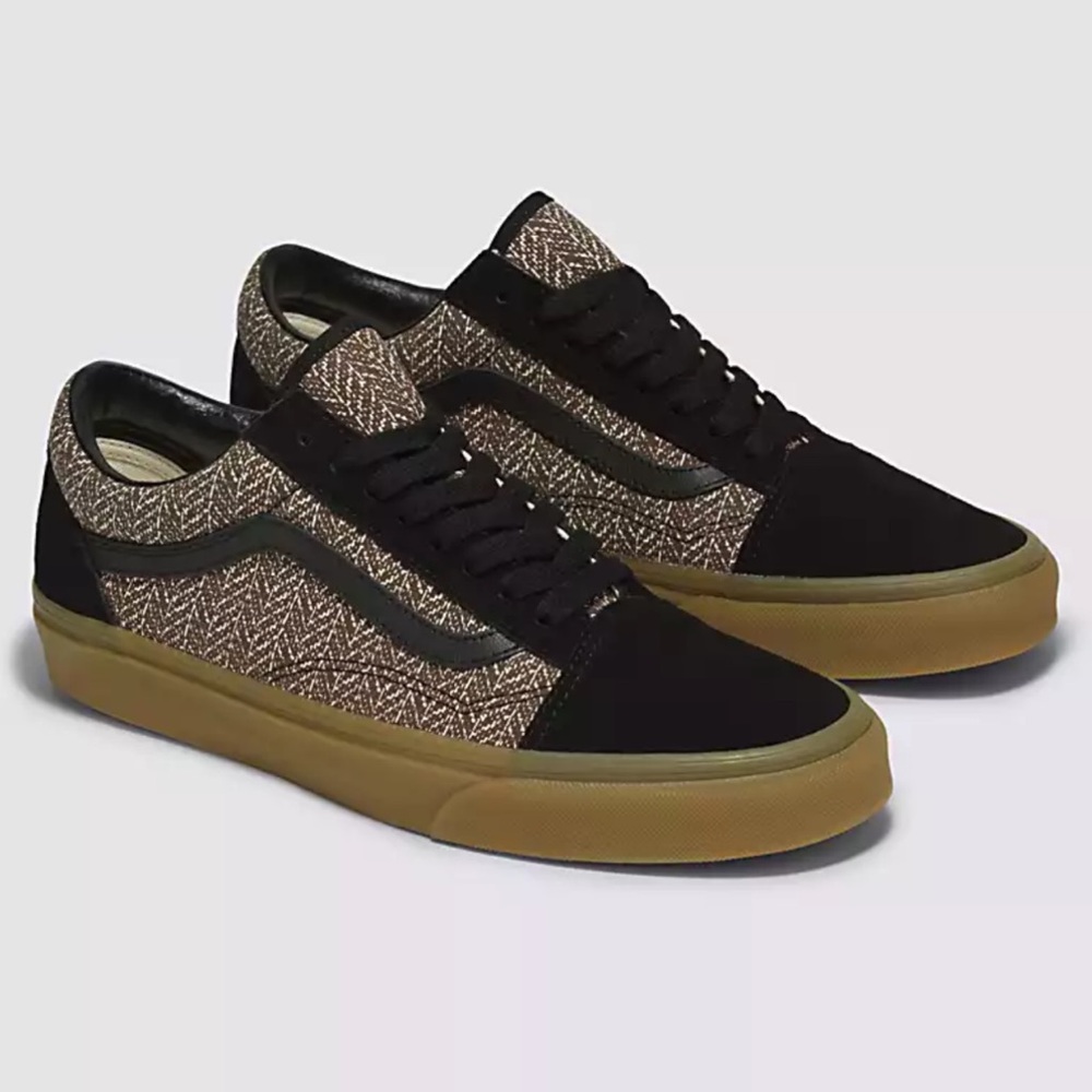 Vans Men’s Old Skool
Herringbone Black/Brown
VN000CP5YS8
Sneakers - Picture 2 of 16